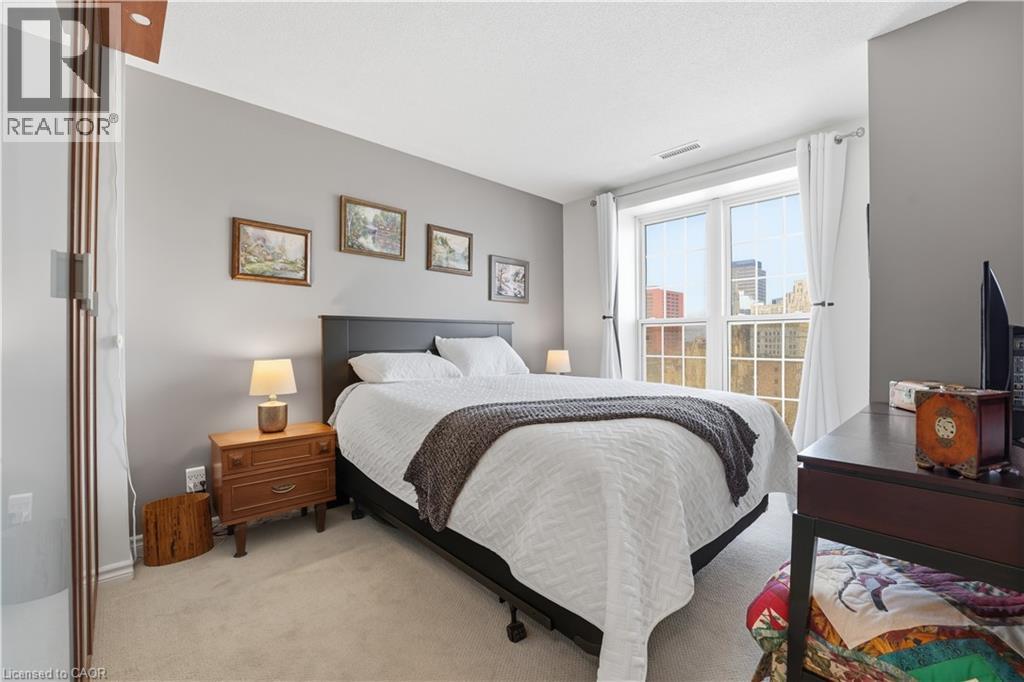 #802 135 JAMES Street S - 17