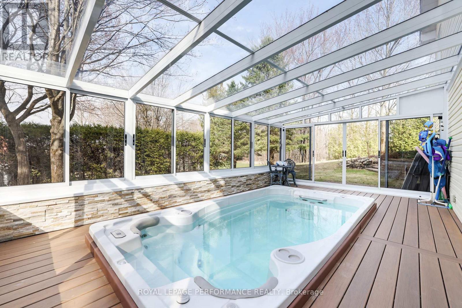 951 GOLF CLUB ROAD - 33