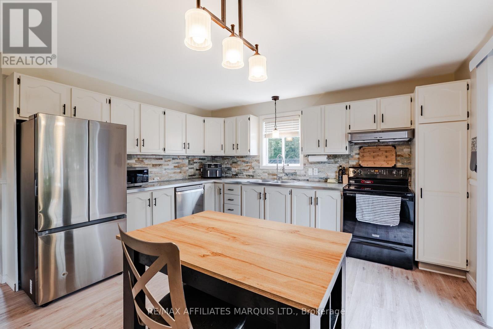 700 LYNN STREET - Image 10