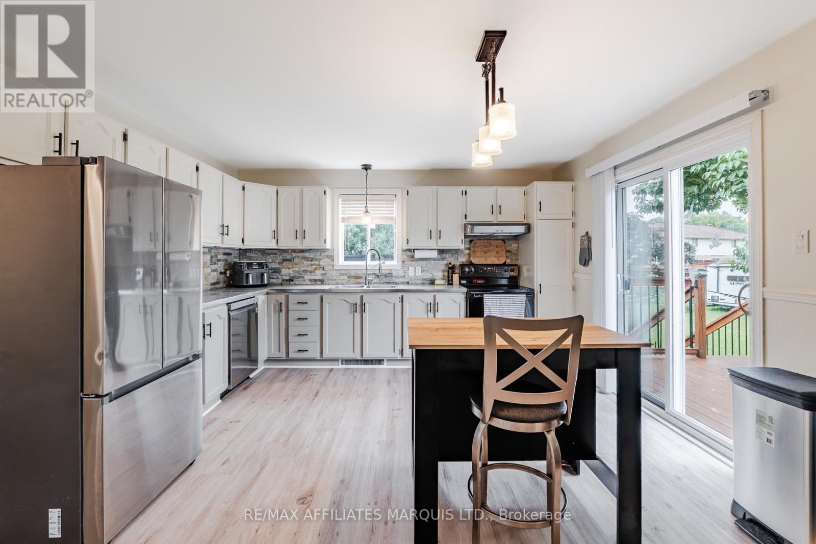 700 LYNN STREET - Image 9