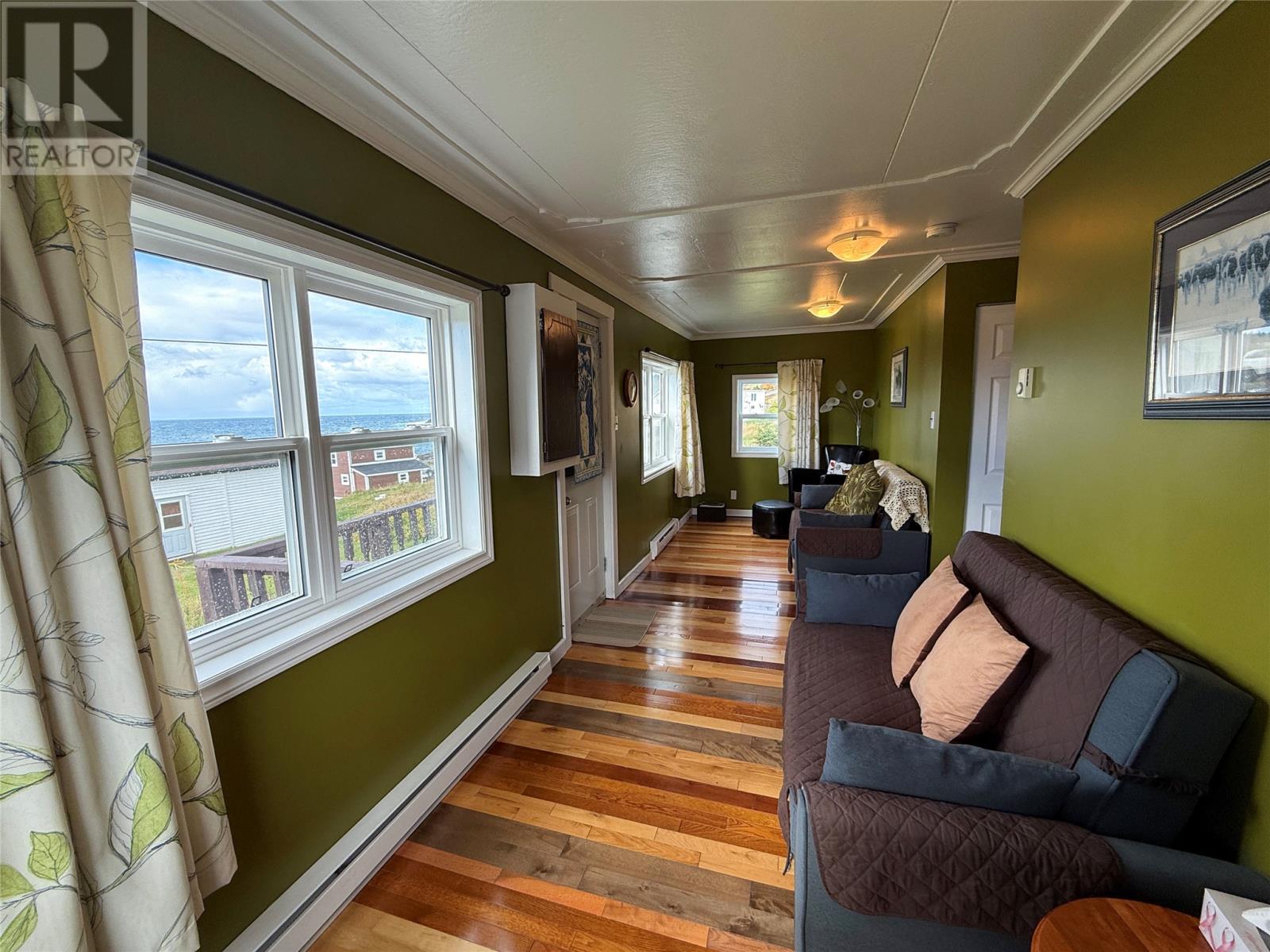 6 Berry Hill Road - 16