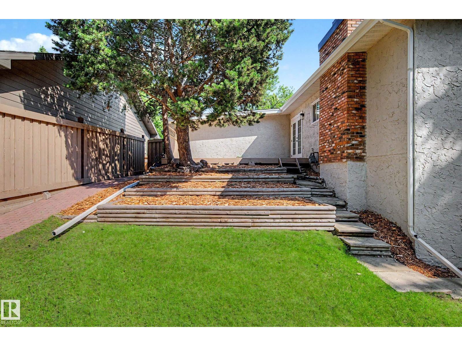 102 GOODRIDGE DR - 47