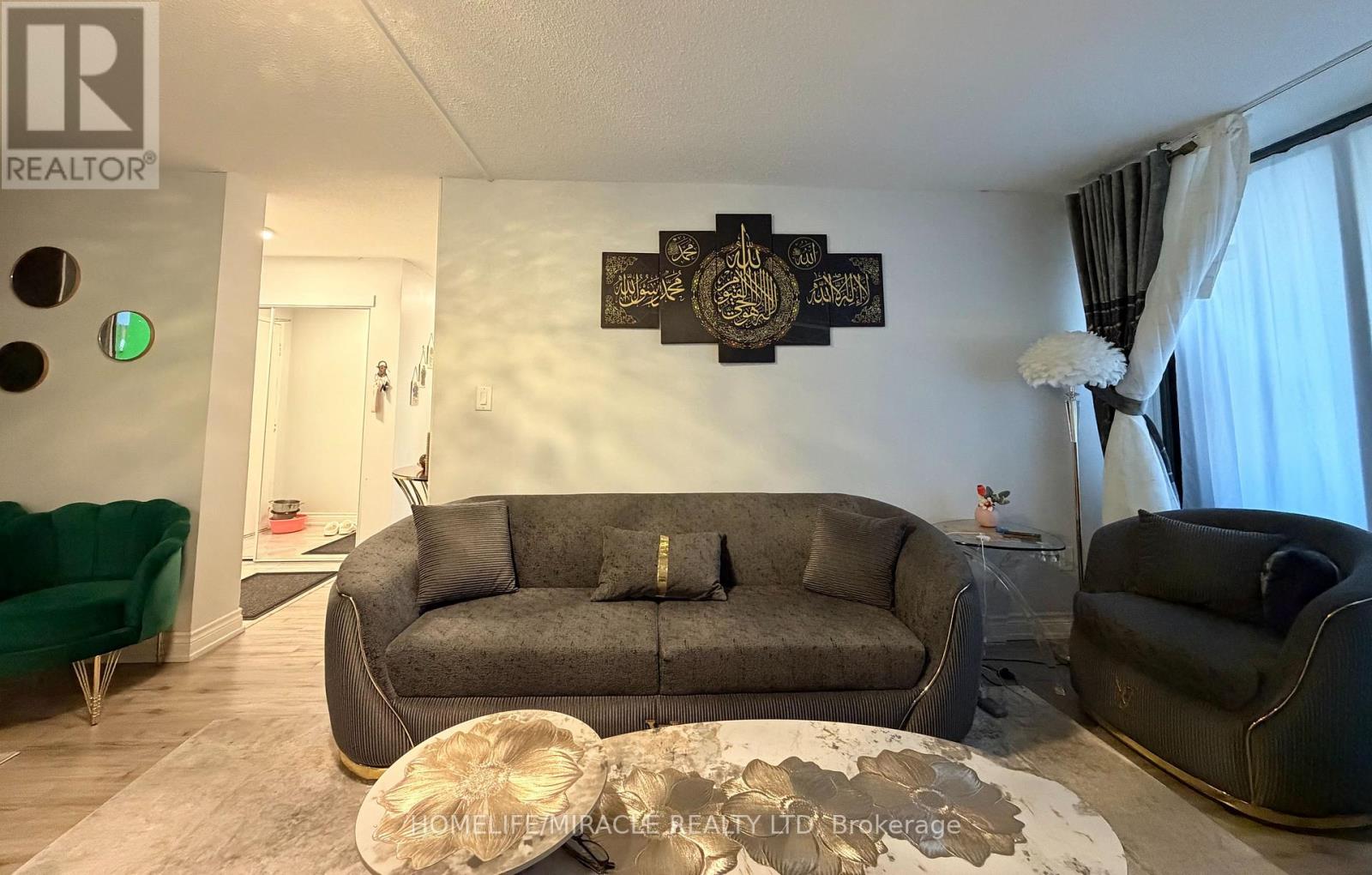 #714 100 WINGARDEN COURT - 14