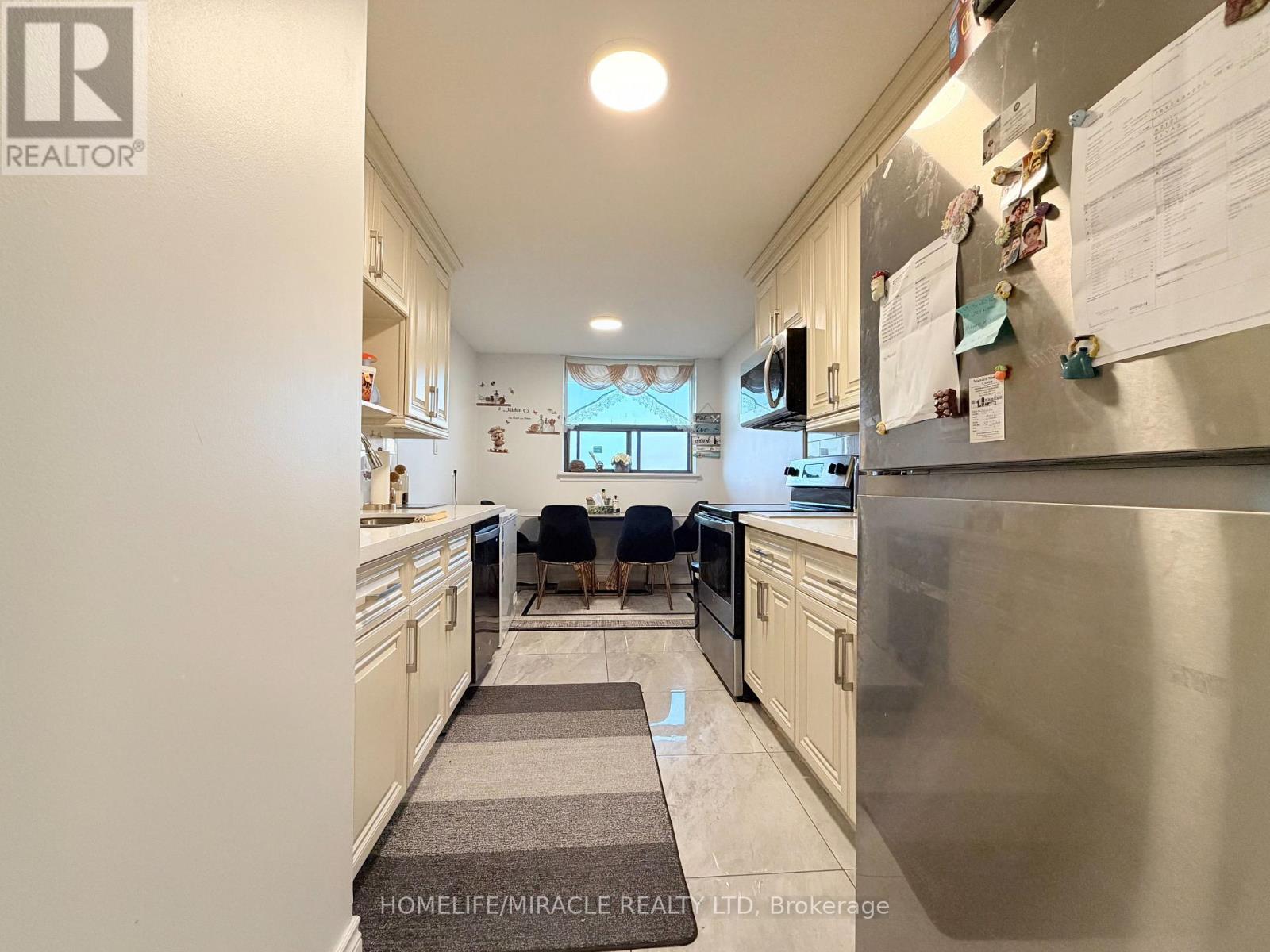 #714 100 WINGARDEN COURT - 23