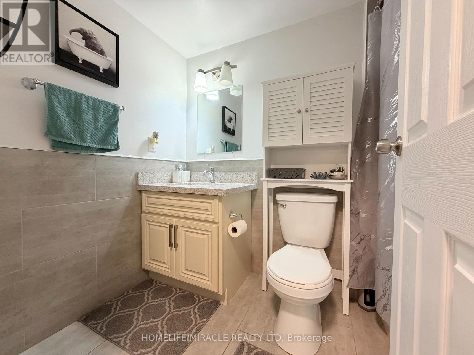#714 100 WINGARDEN COURT - 28