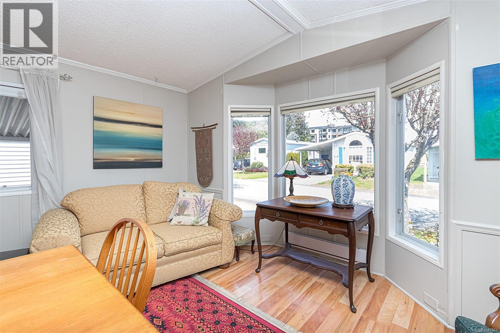#9 7583 Central Saanich Rd - 13