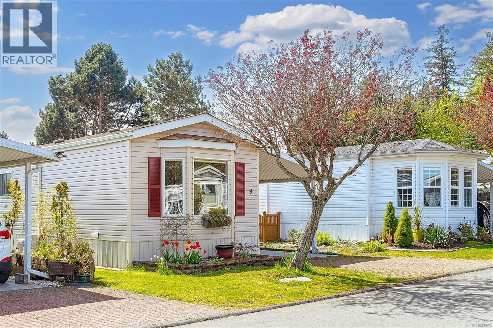 #9 7583 Central Saanich Rd - 3
