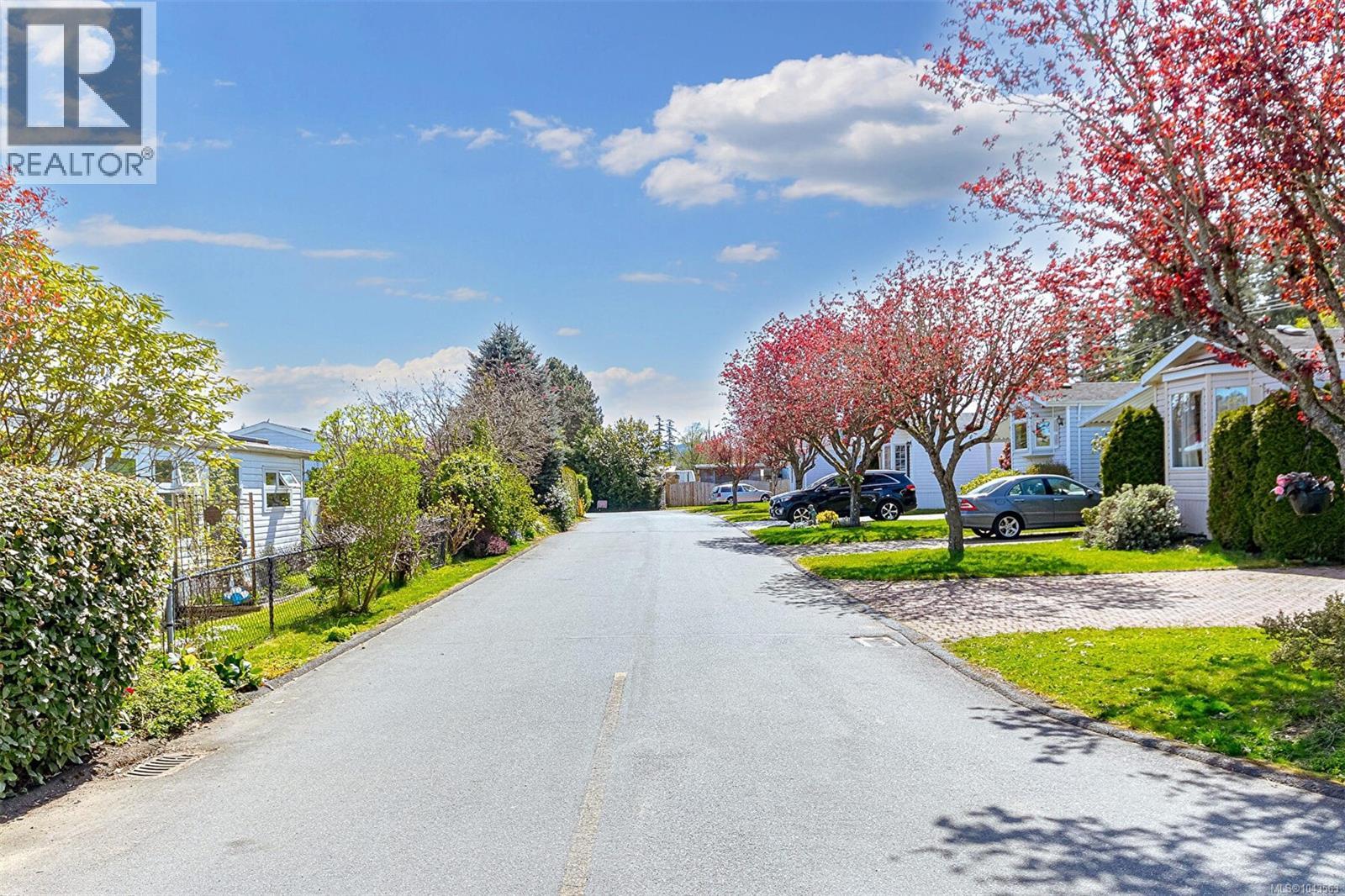 #9 7583 Central Saanich Rd - 33