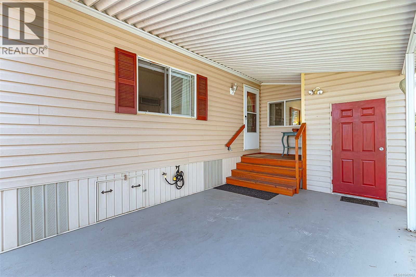 #9 7583 Central Saanich Rd - 4