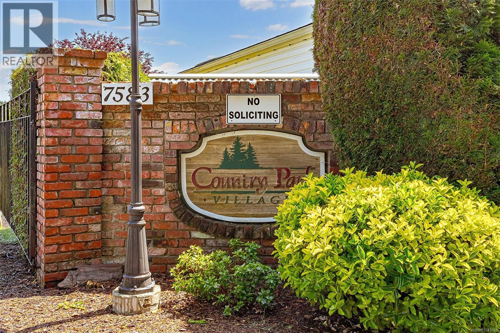 #9 7583 Central Saanich Rd - 5