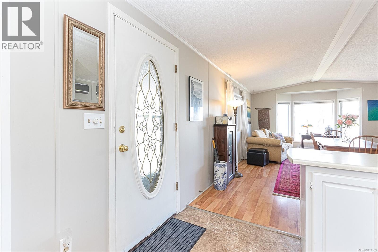 #9 7583 Central Saanich Rd - 8