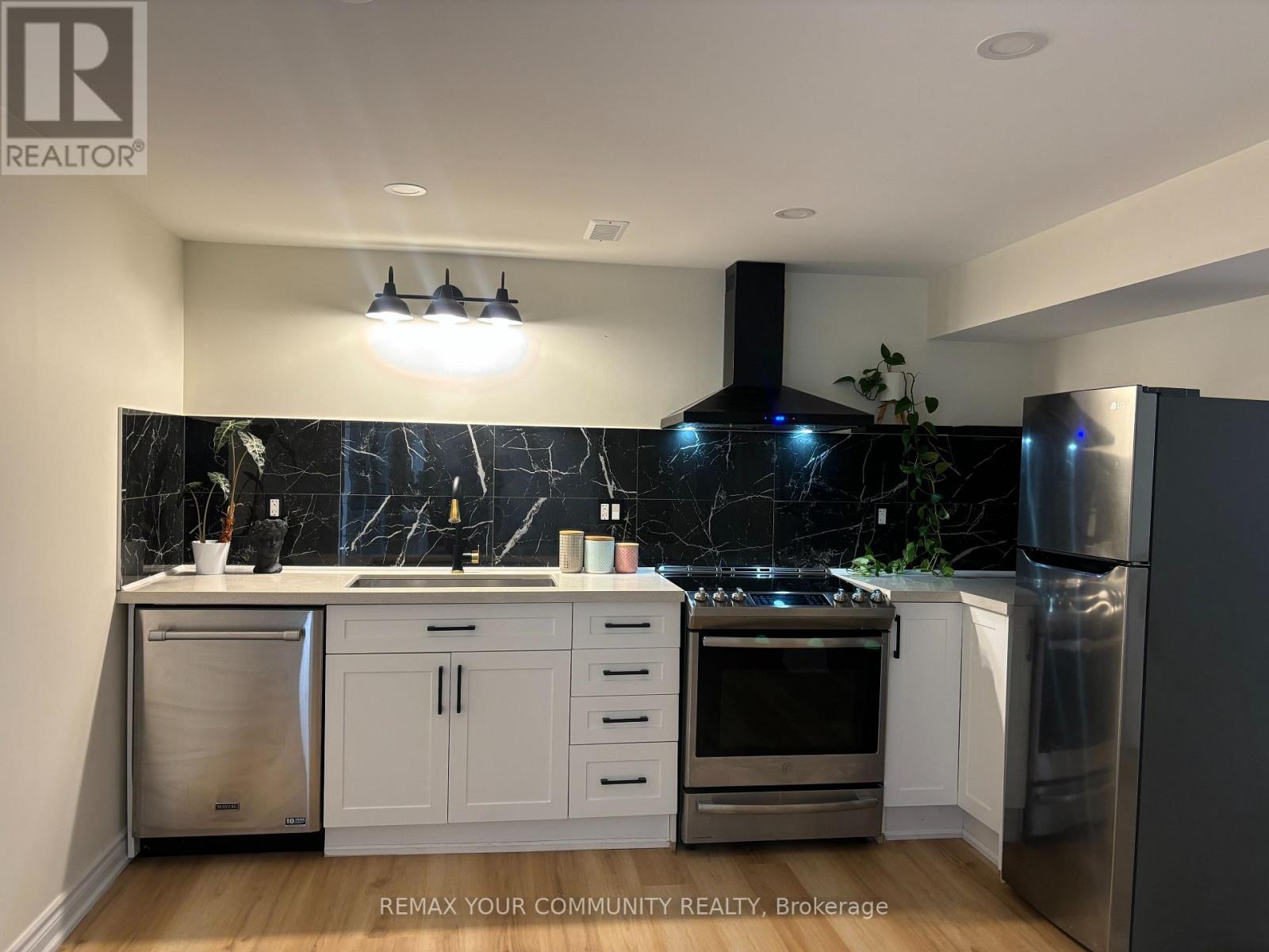 124 TYSON DRIVE - 24