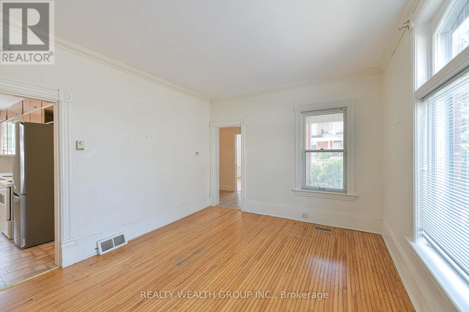 #2 23 PENETANG STREET - 12