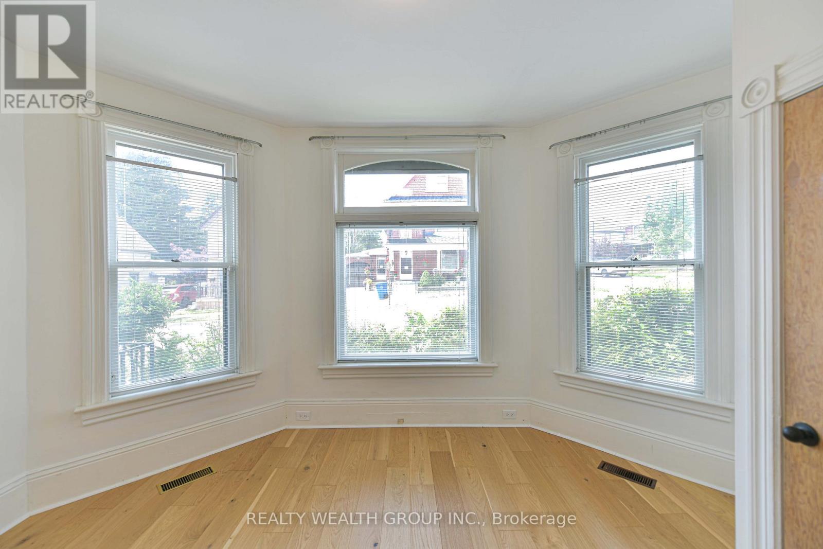 #2 23 PENETANG STREET - 17