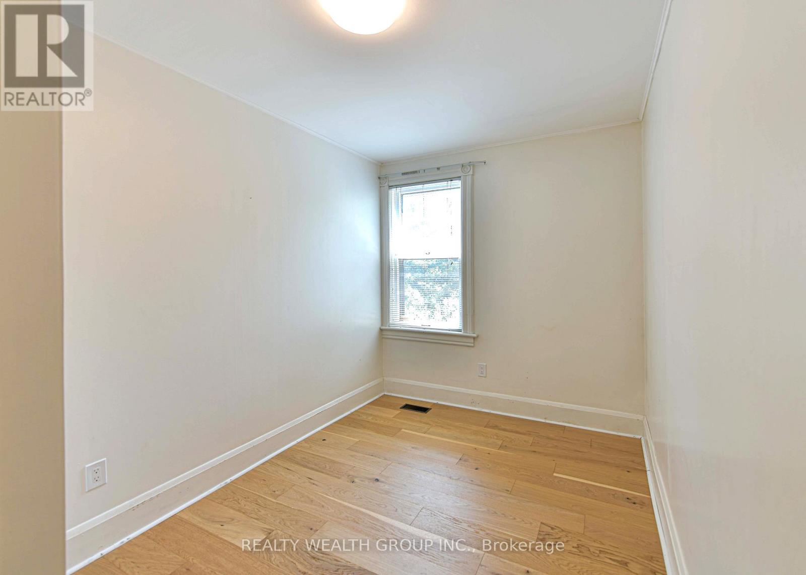 #2 23 PENETANG STREET - 19