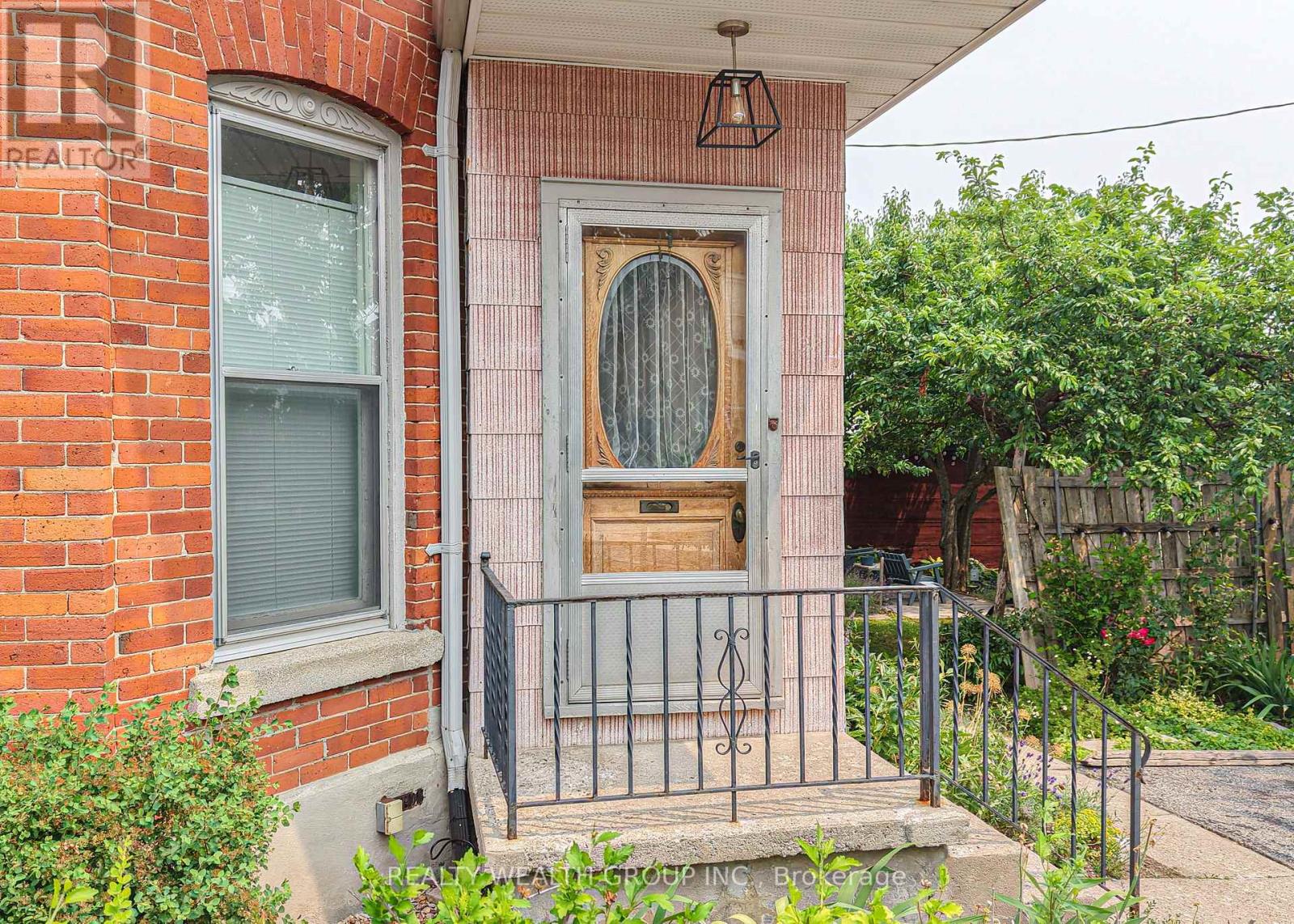 #2 23 PENETANG STREET - 22