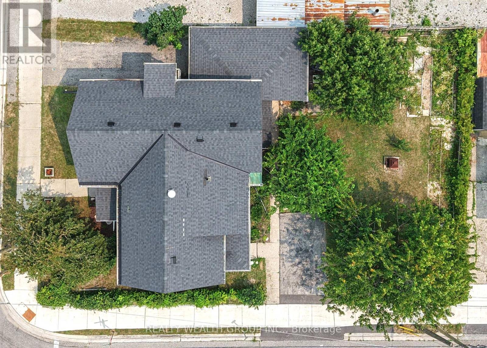 #2 23 PENETANG STREET - 3