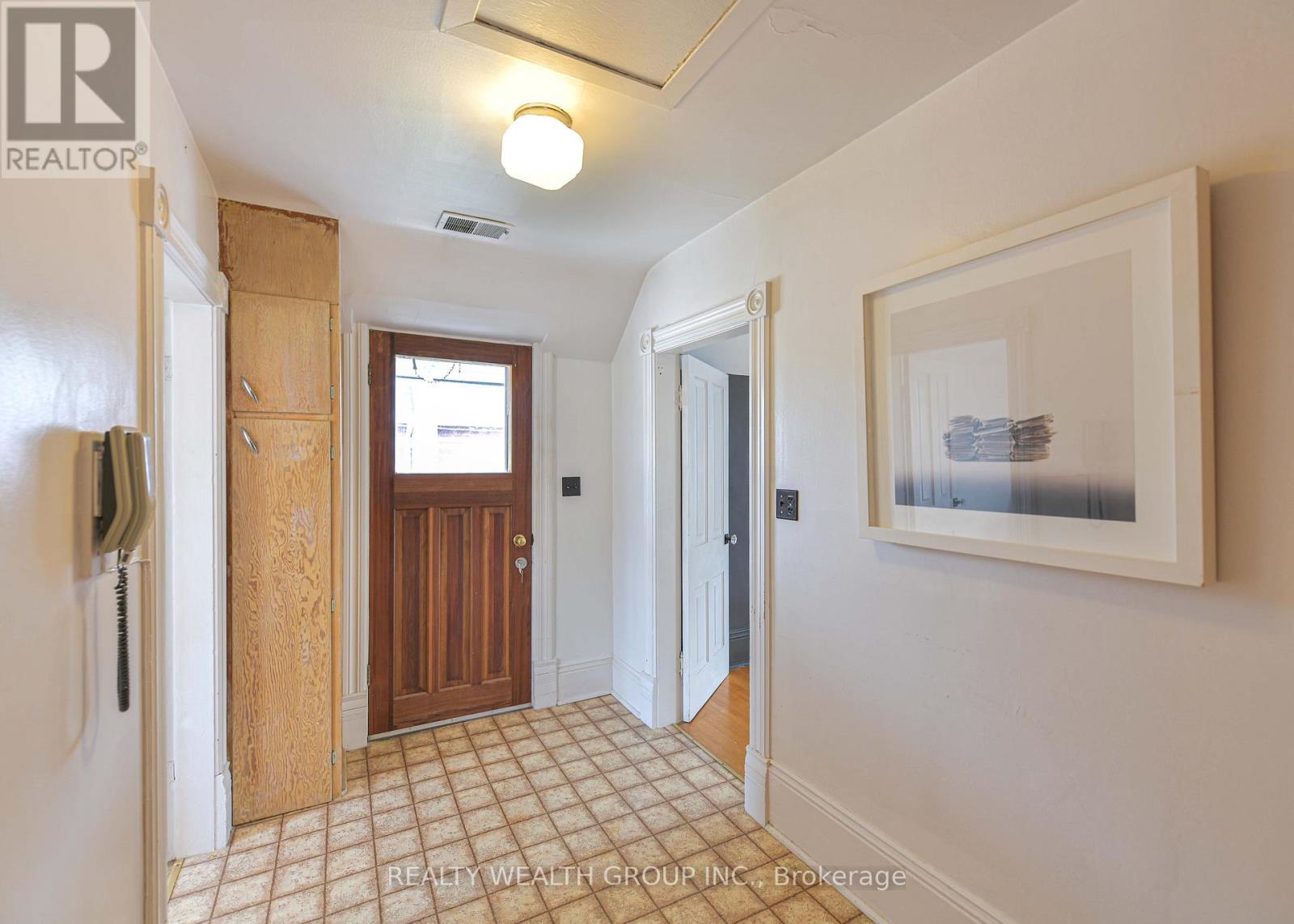 #2 23 PENETANG STREET - 30