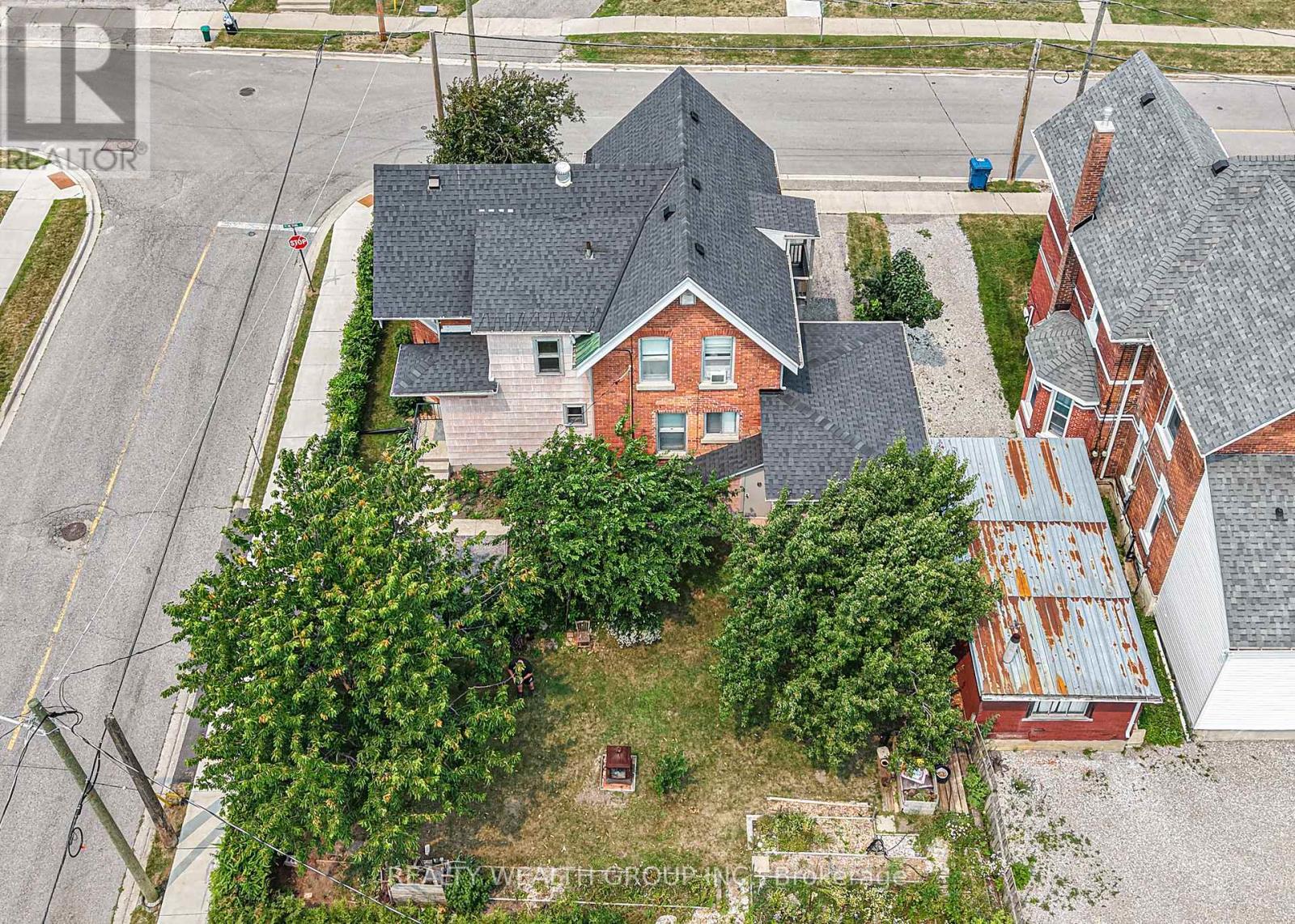 #2 23 PENETANG STREET - 5