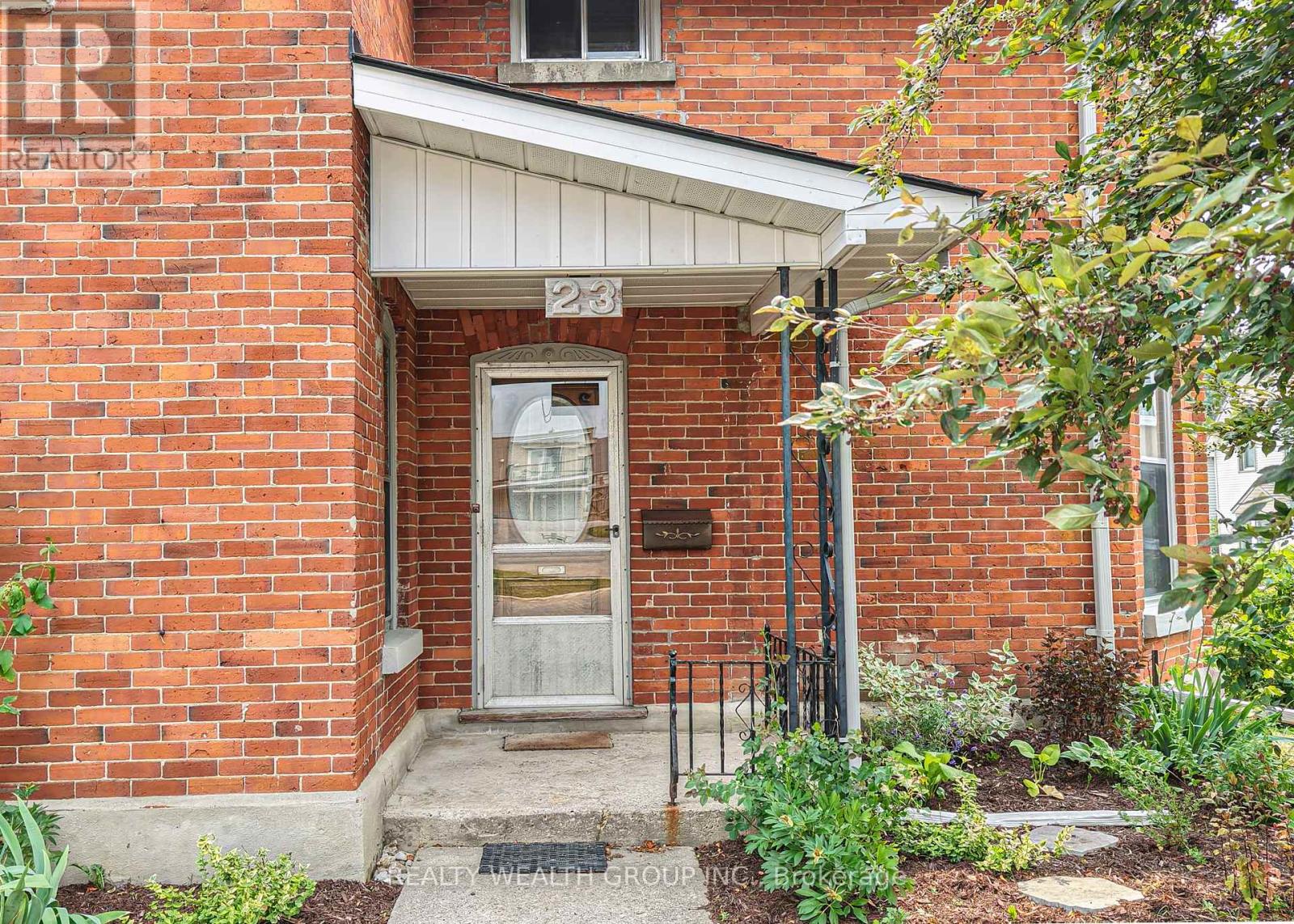 #2 23 PENETANG STREET - 9