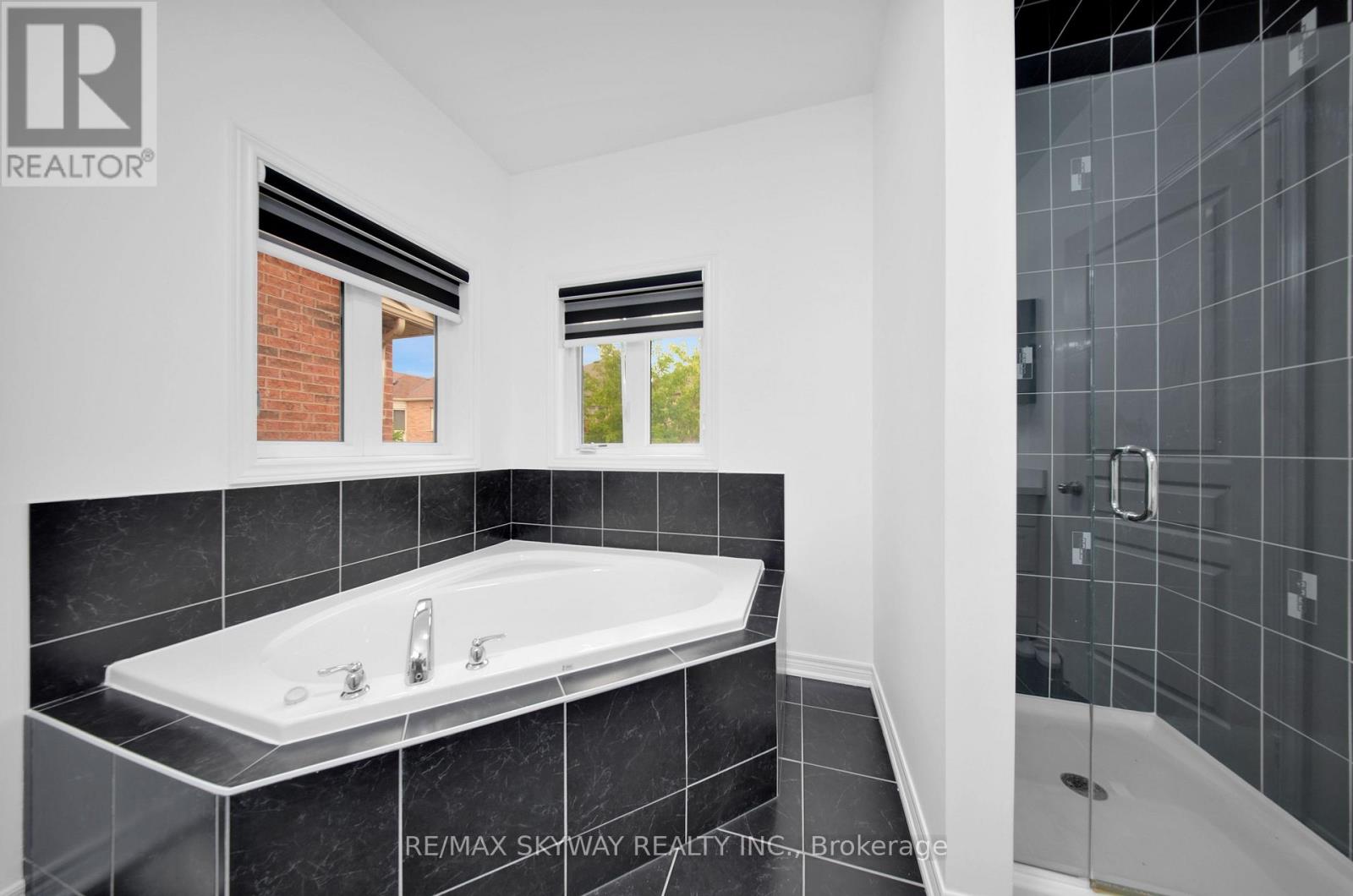 12 FITZGIBSON STREET - 19