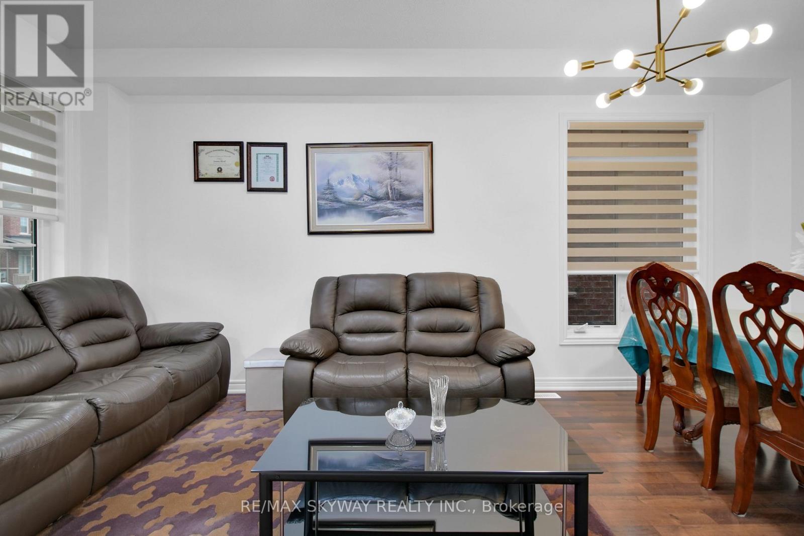 12 FITZGIBSON STREET - 4