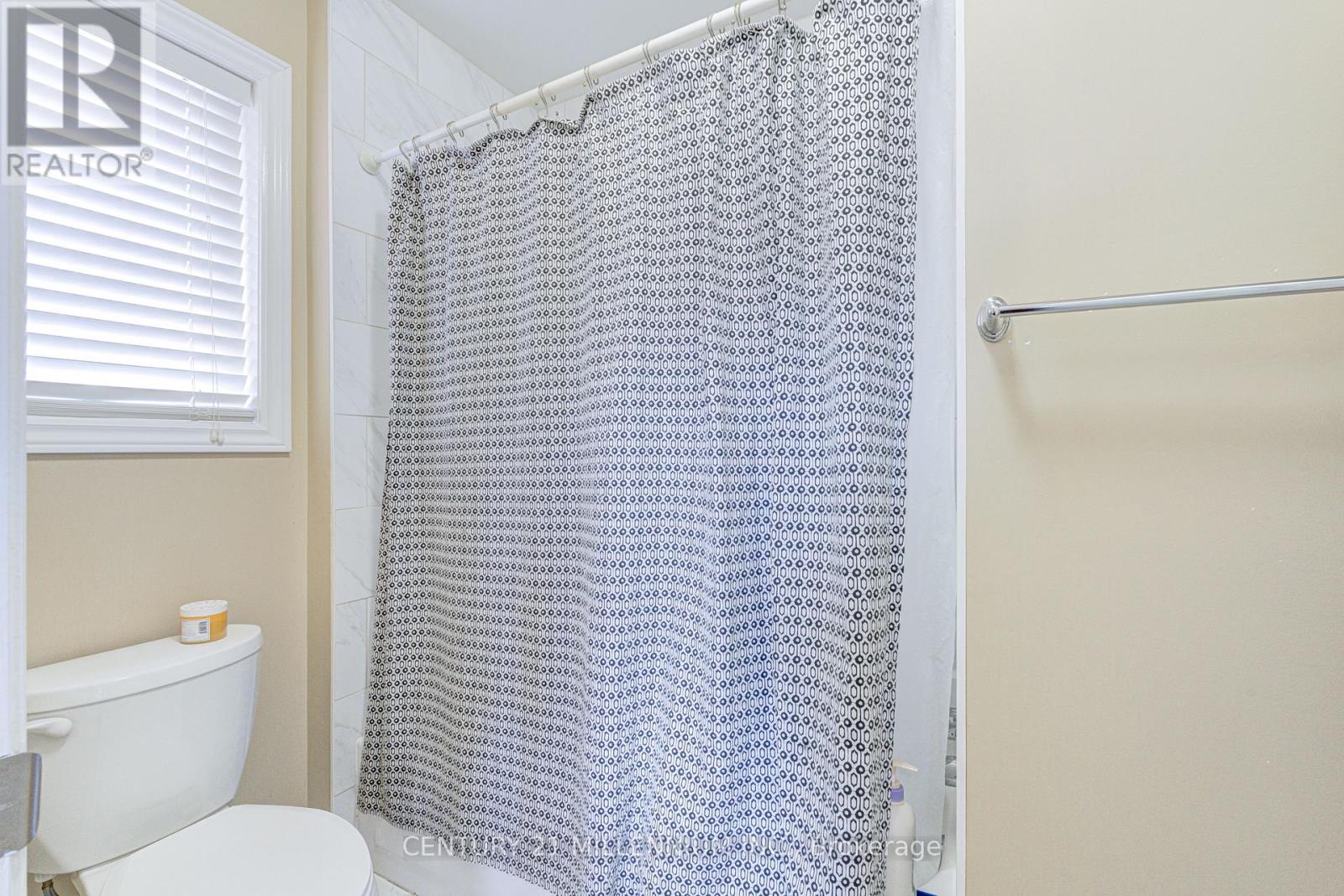28 SILO COURT - 24