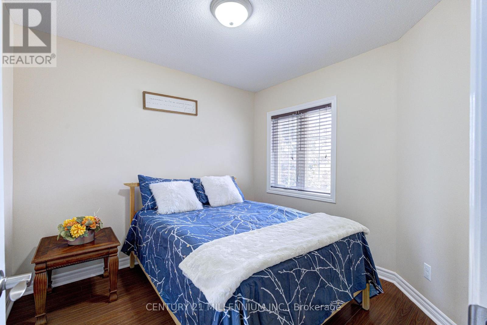 28 SILO COURT - 31