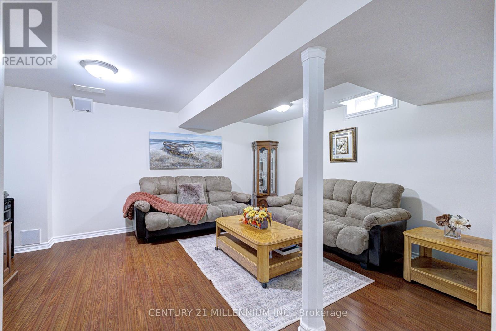 28 SILO COURT - 36