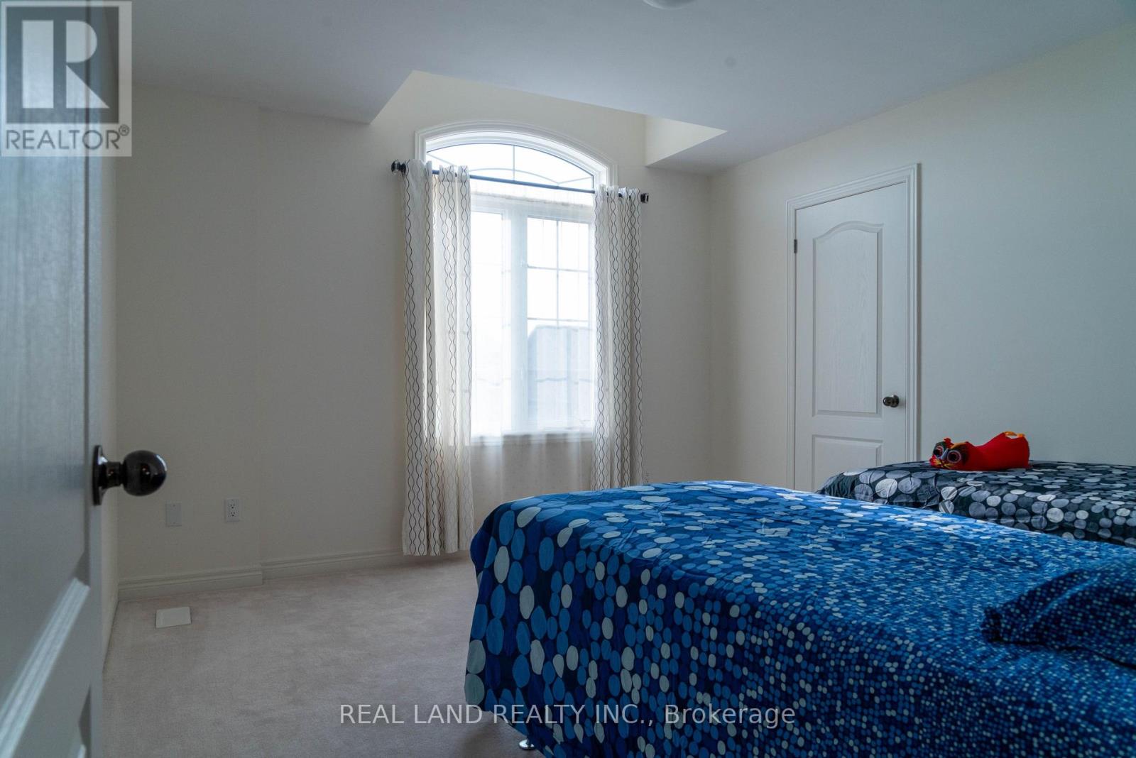 6284 ST. MICHAEL AVENUE - 20