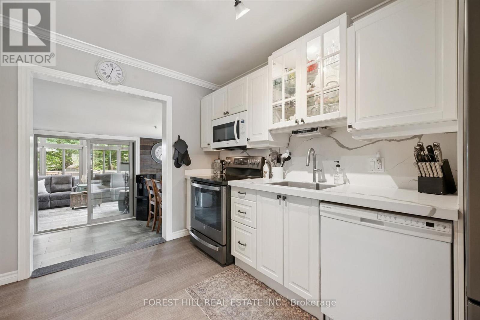 22 SLEEMAN AVENUE - 11