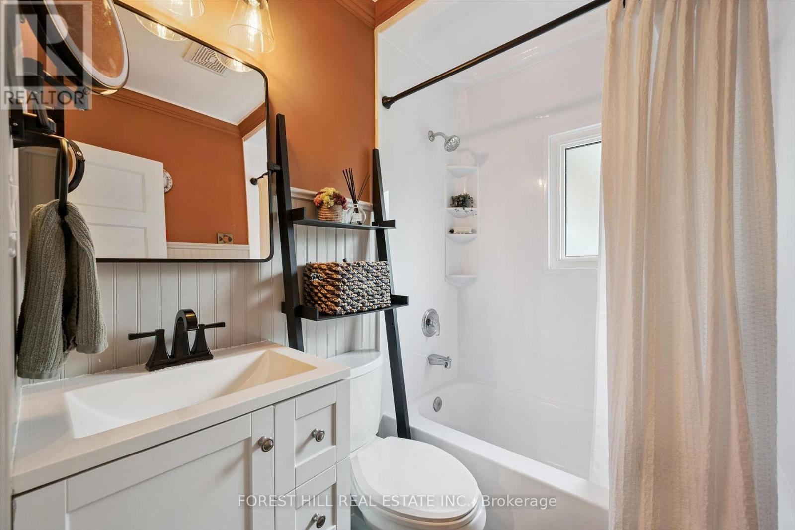 22 SLEEMAN AVENUE - 21