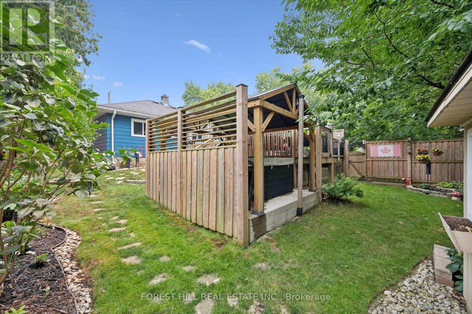 22 SLEEMAN AVENUE - 31