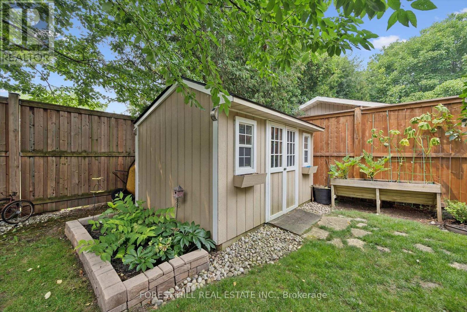 22 SLEEMAN AVENUE - 36