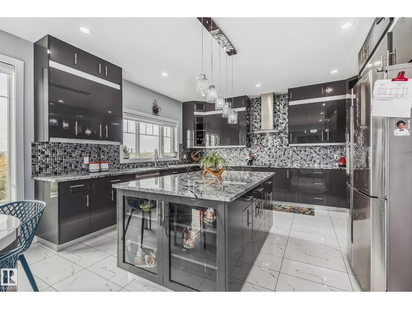 4104 8 ST NW - 10