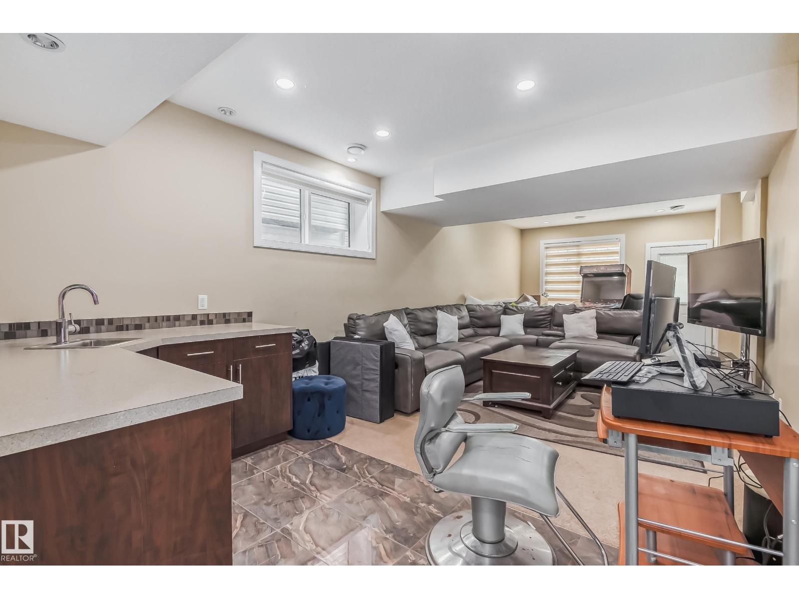 4104 8 ST NW - 37