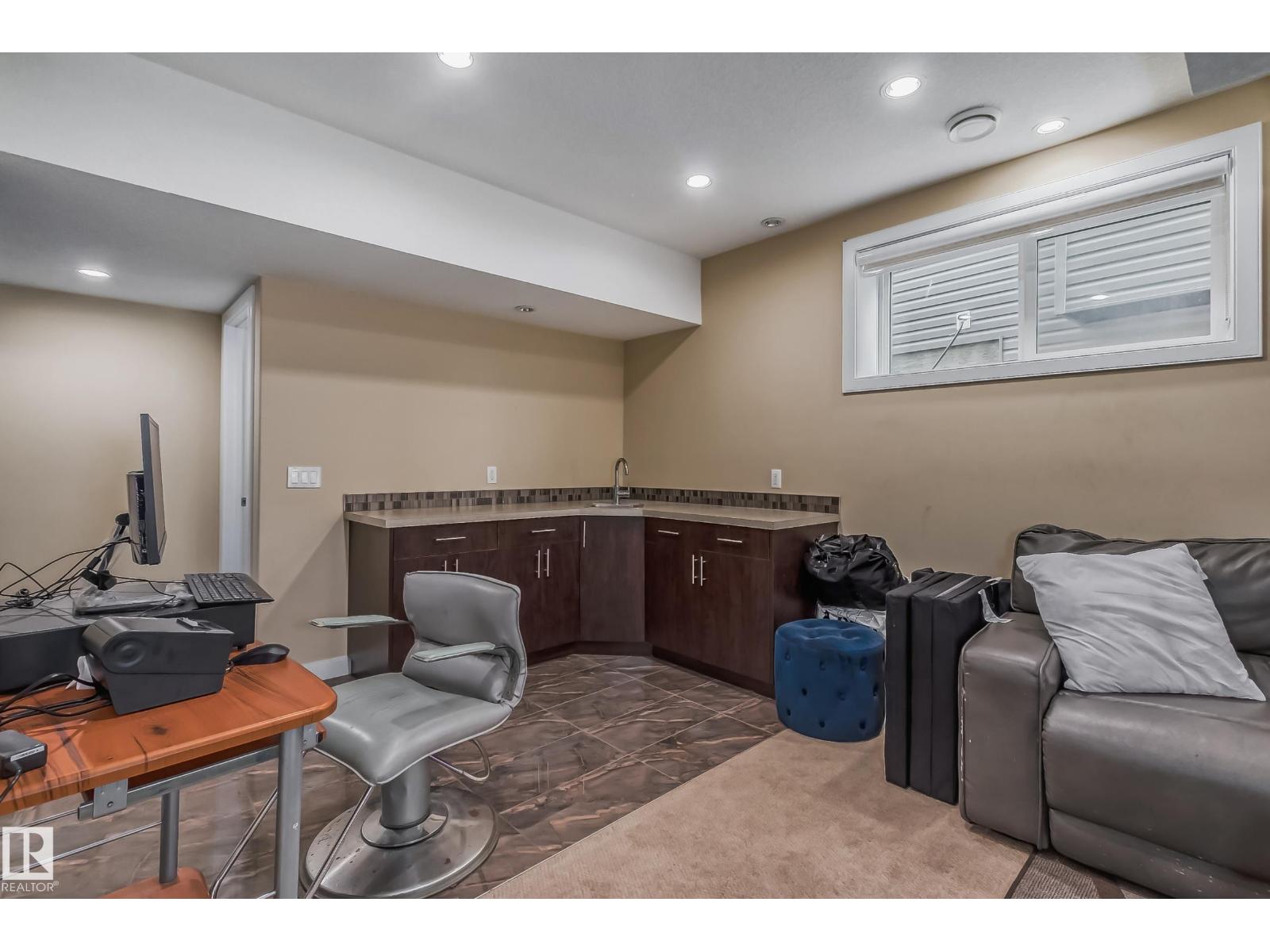 4104 8 ST NW - 39