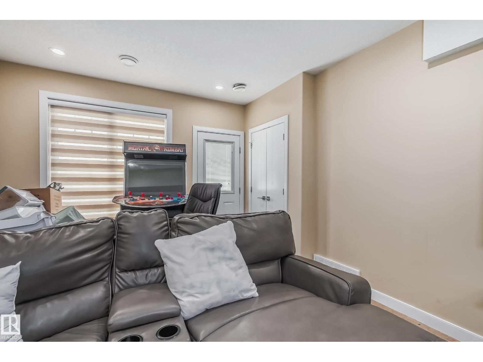 4104 8 ST NW - 40