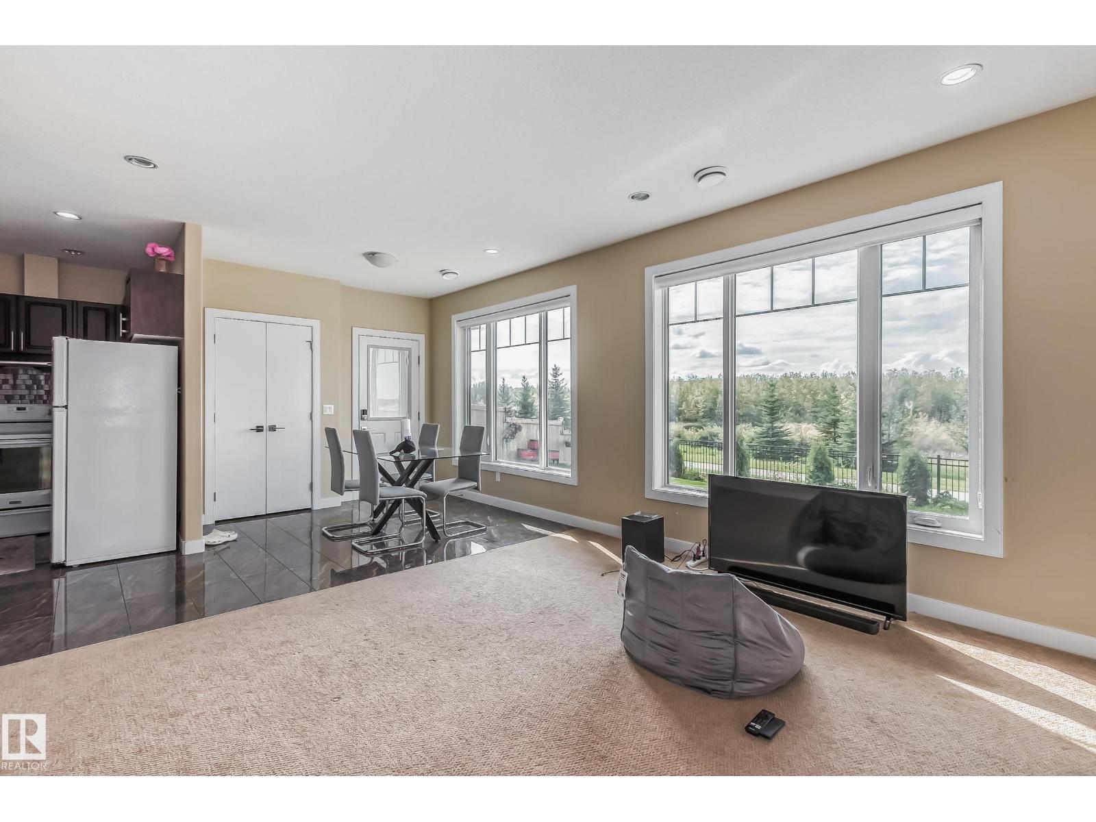 4104 8 ST NW - 44