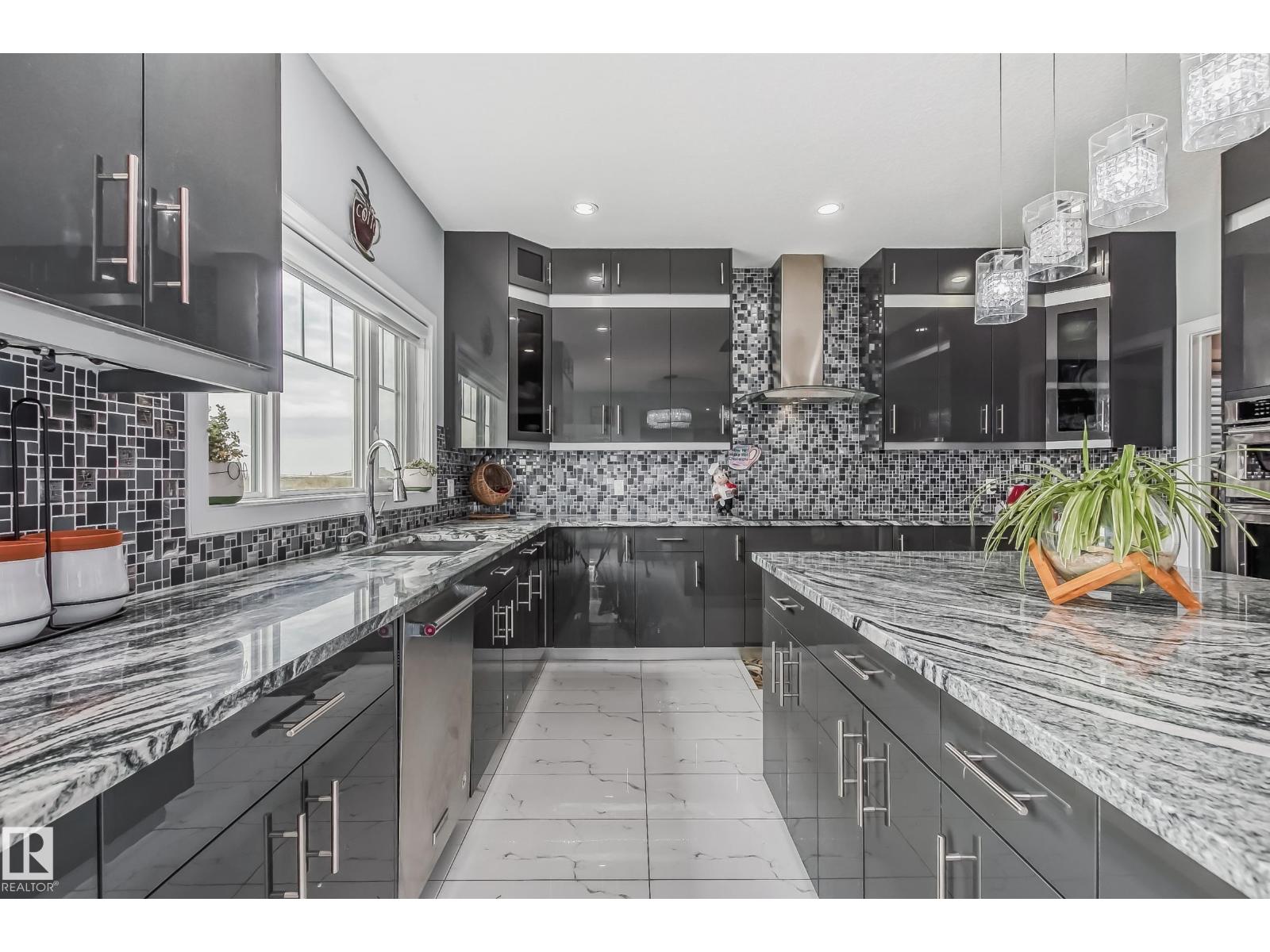 4104 8 ST NW - 6