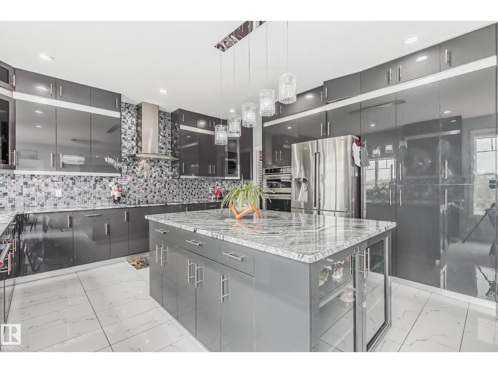 4104 8 ST NW - 7