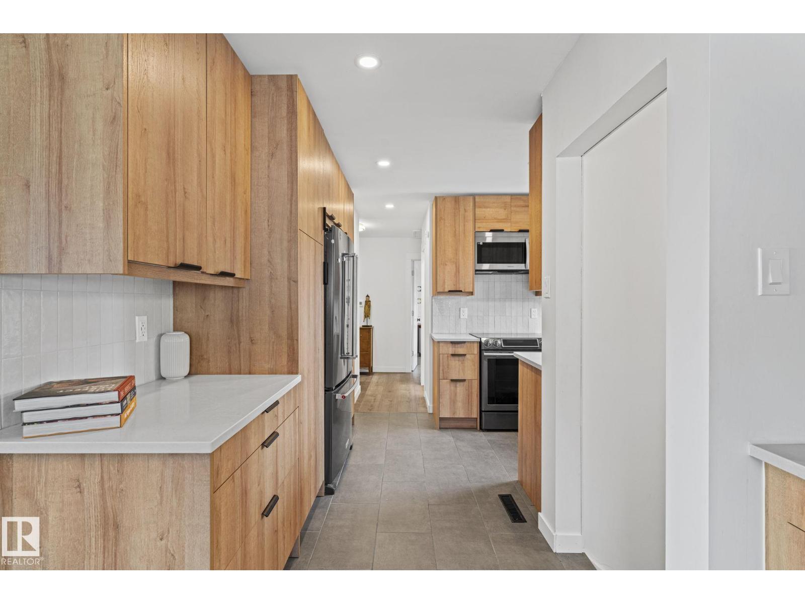 5707 95 AV NW - 9