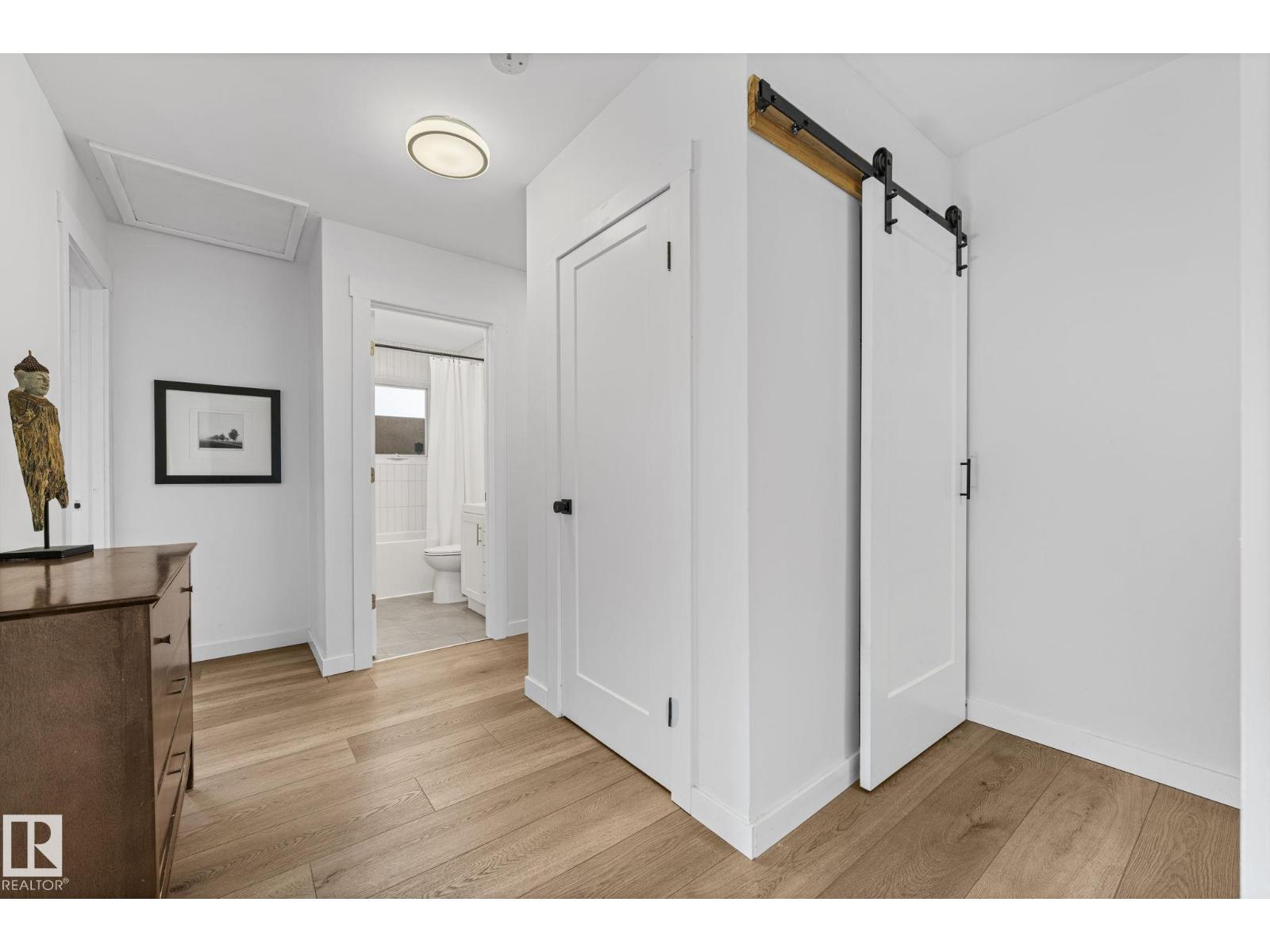 5707 95 AV NW - 20