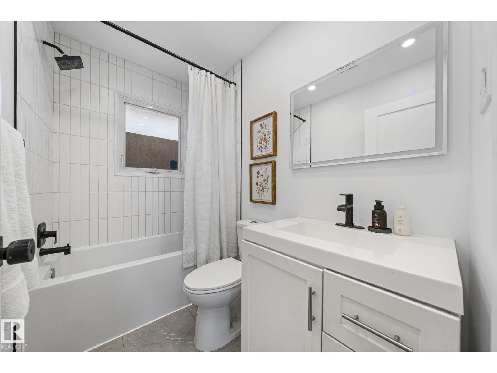 5707 95 AV NW - 28