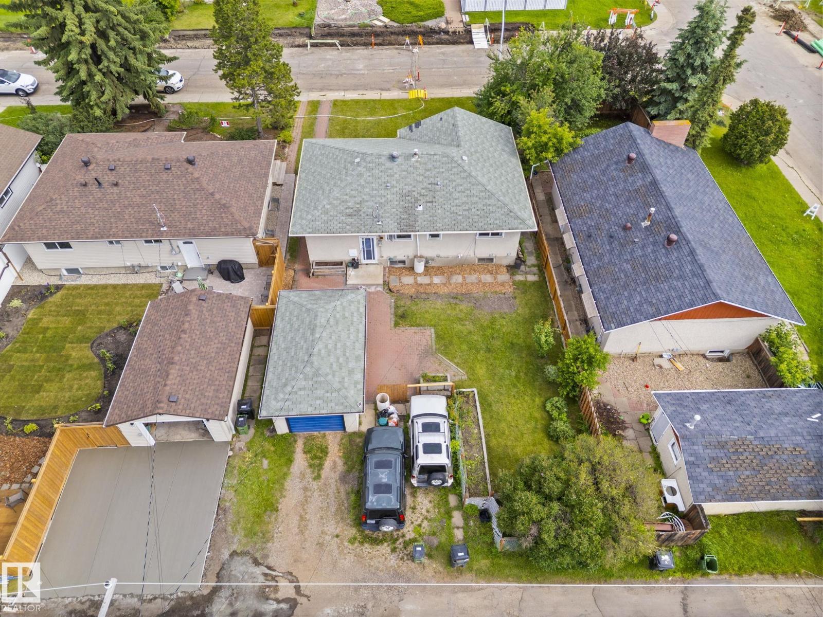 5707 95 AV NW - 37