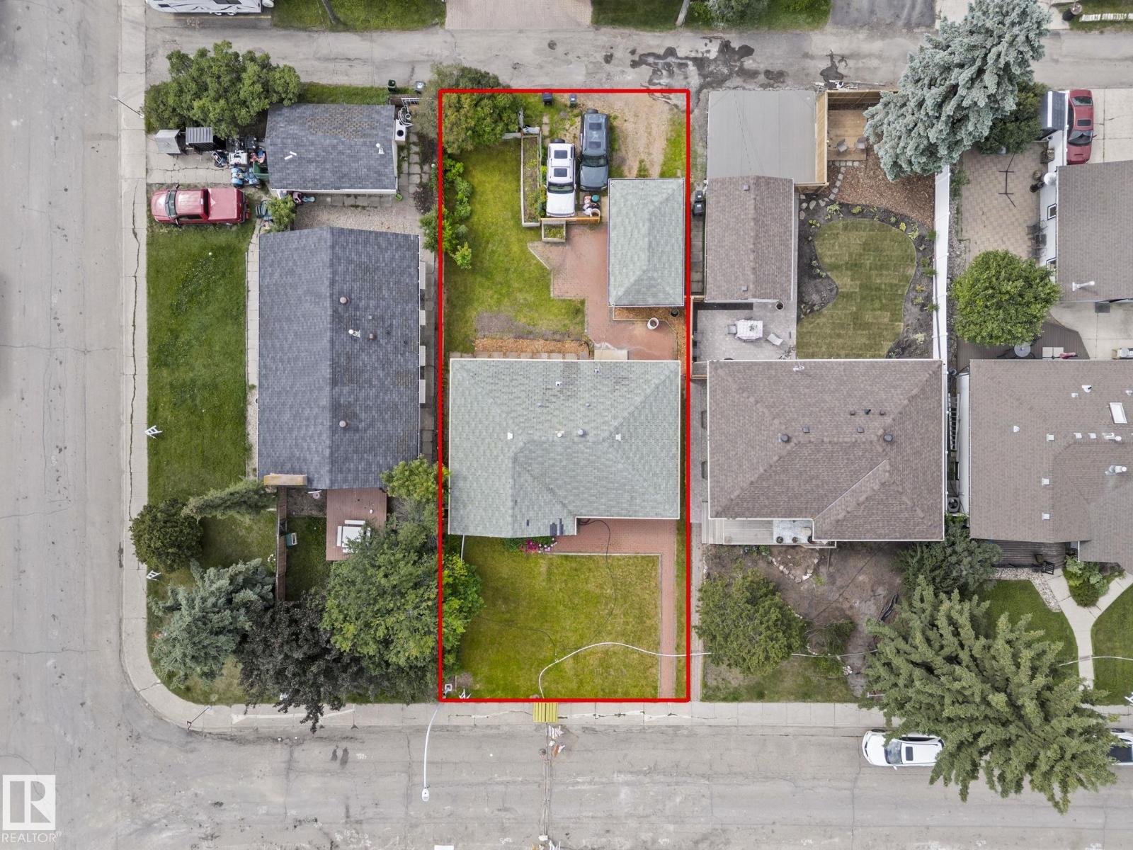 5707 95 AV NW - 39