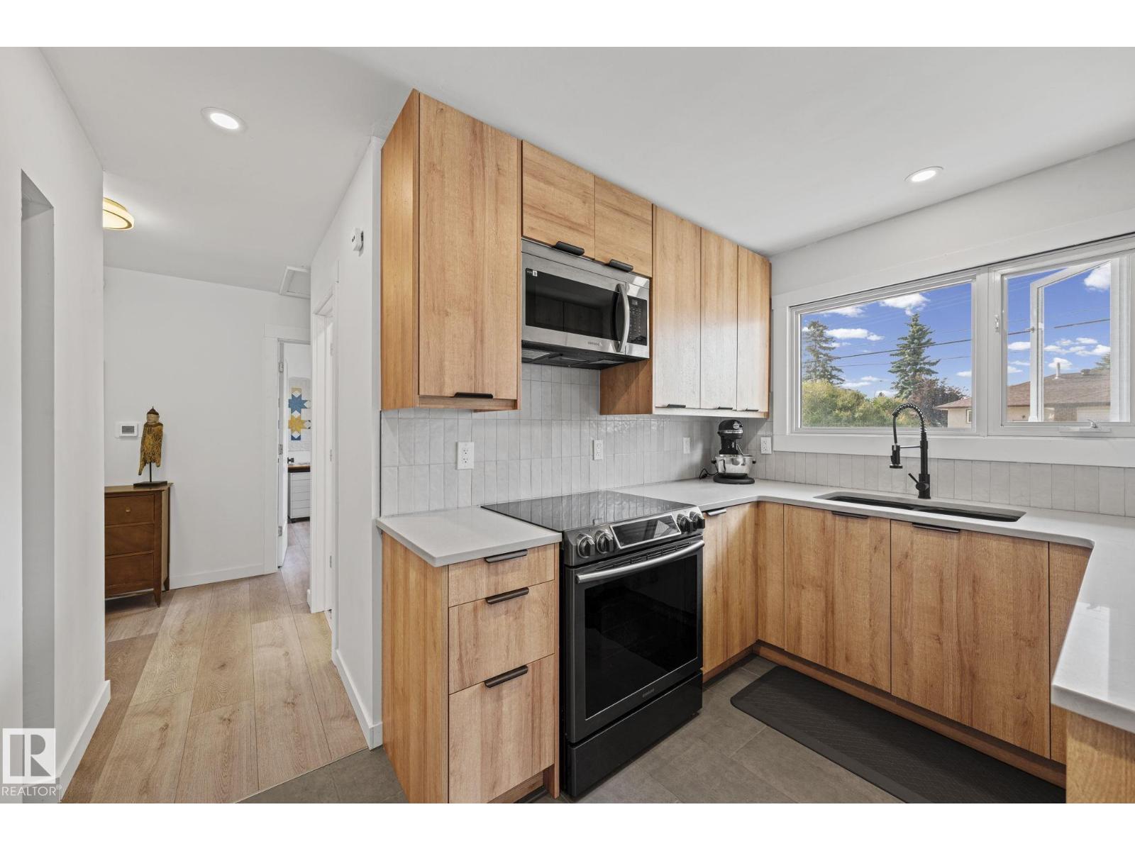 5707 95 AV NW - 6
