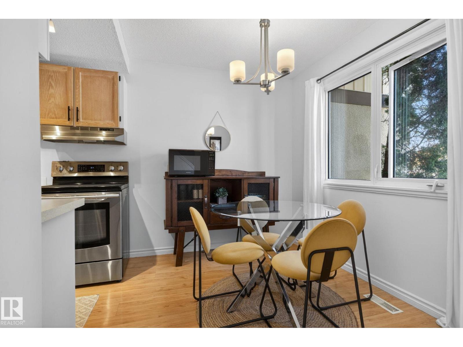 132 WOODSTOCK NW - 10