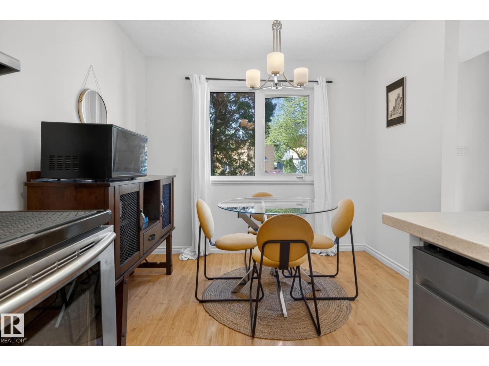 132 WOODSTOCK NW - 11