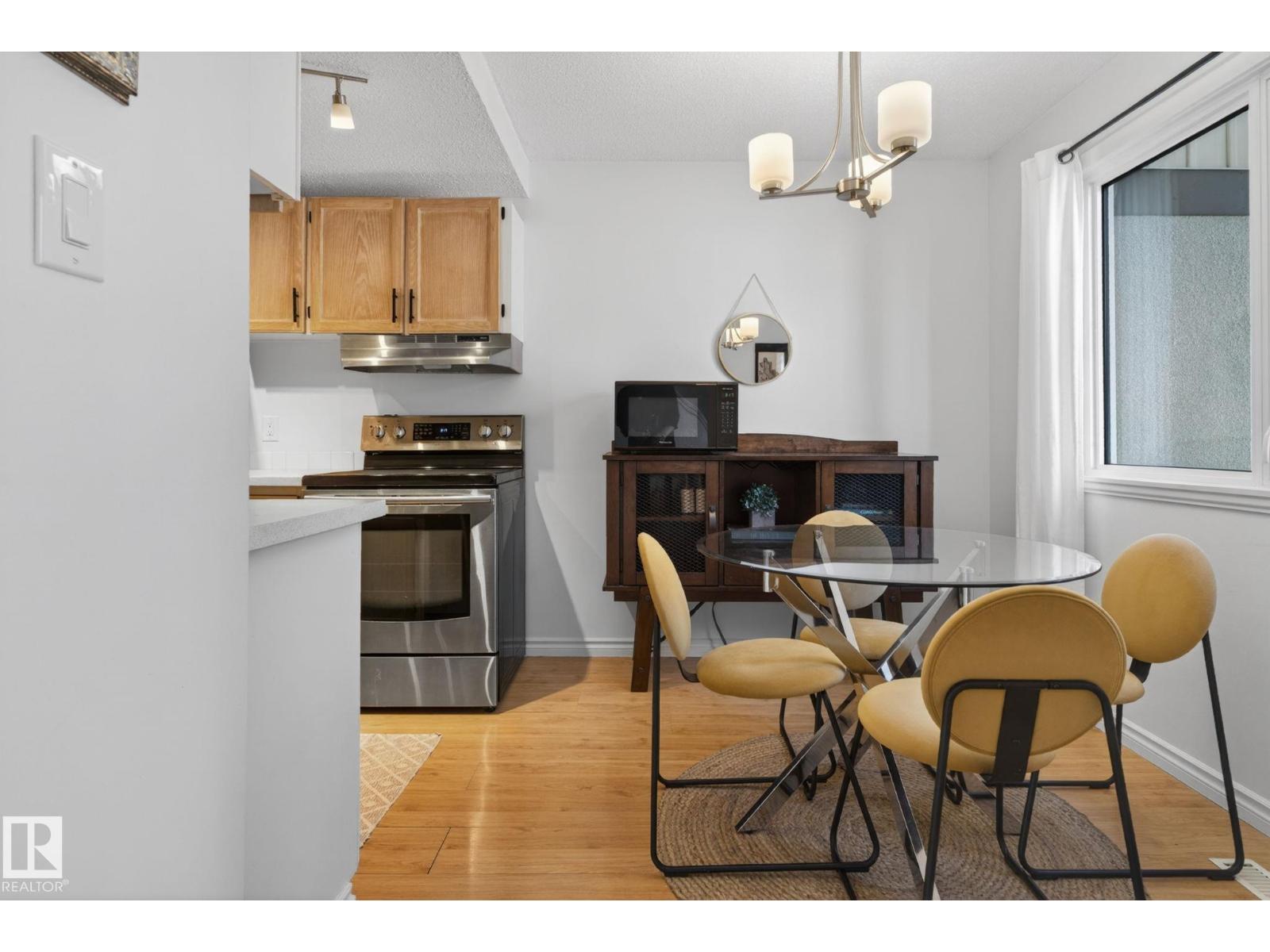 132 WOODSTOCK NW - 12